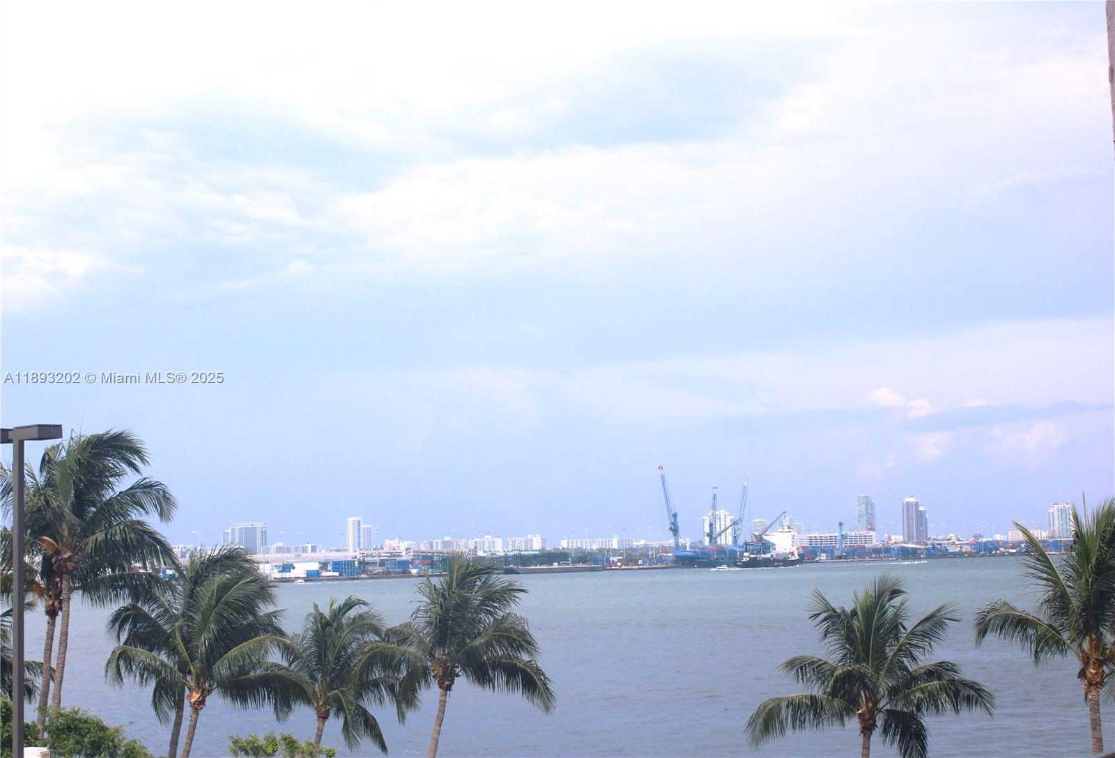 Small Image of 540 BRICKELL KEY DR #522, Miami Number 24