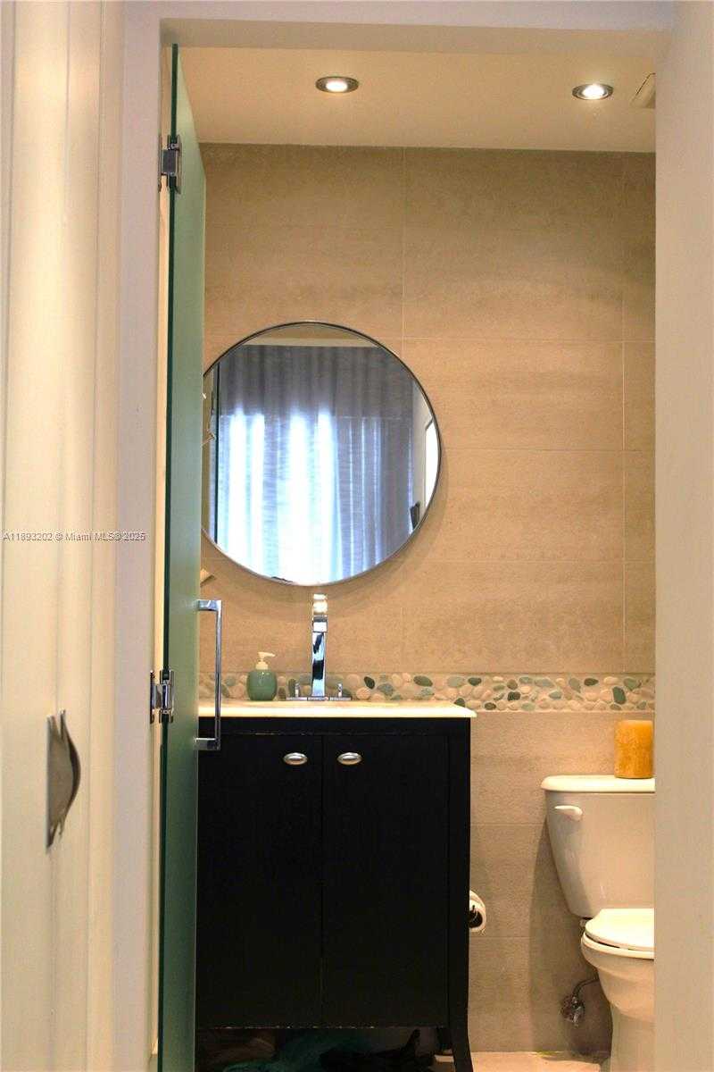 Small Image of 540 BRICKELL KEY DR #522, Miami Number 5