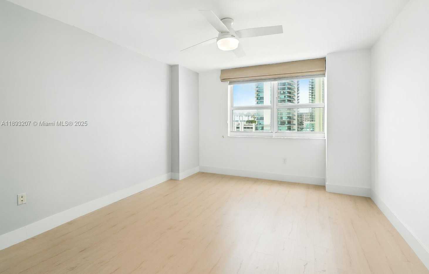 Small Image of 1155 BRICKELL BAY DR #703, Miami Number 7