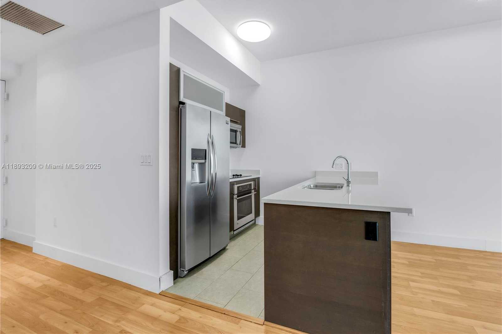 Small Image of 55 SOUTH EAST 6TH ST #4100, Miami Number 8