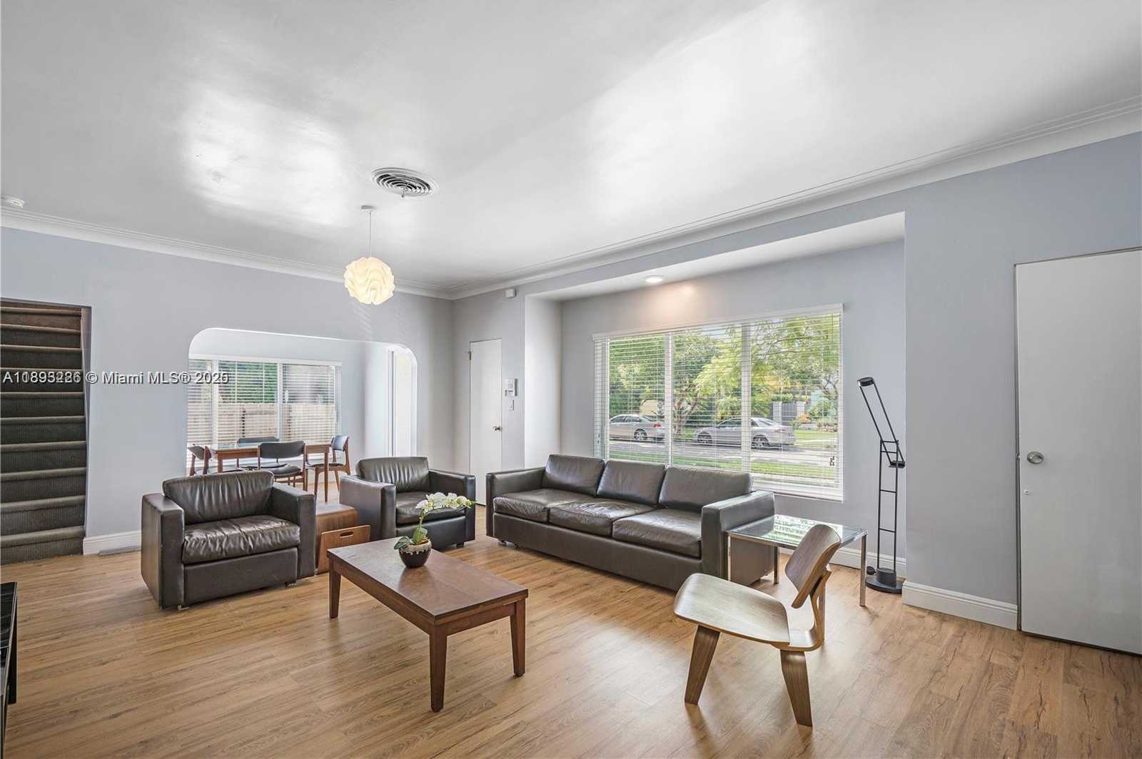 Small Image of 1637 JACKSON ST #1-3, Hollywood Number 10