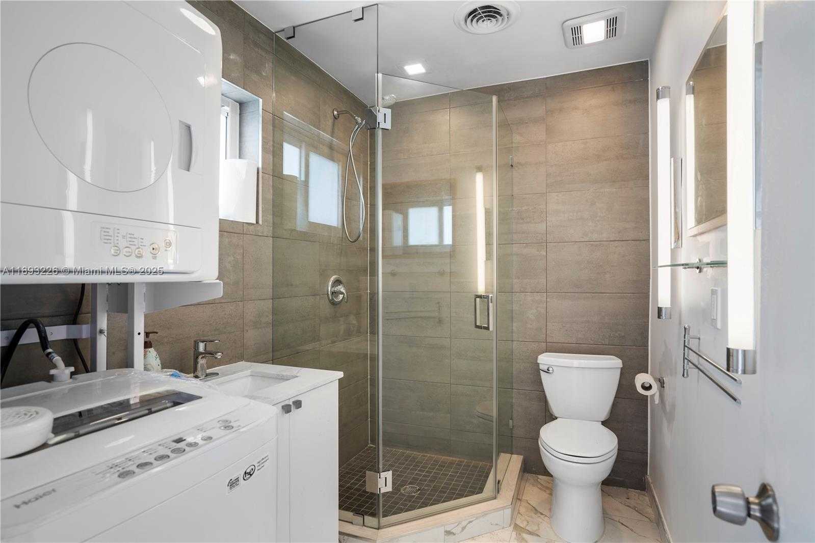 Small Image of 1637 JACKSON ST #1-3, Hollywood Number 11