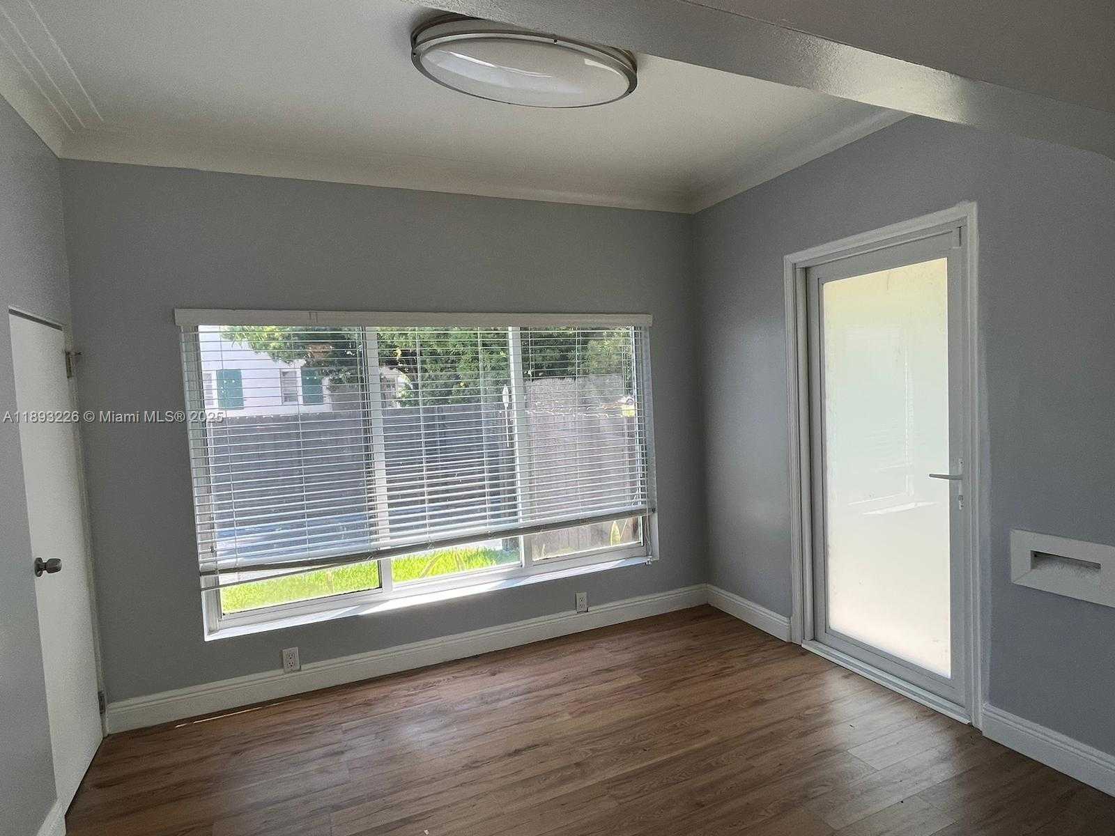 Small Image of 1637 JACKSON ST #1-3, Hollywood Number 14