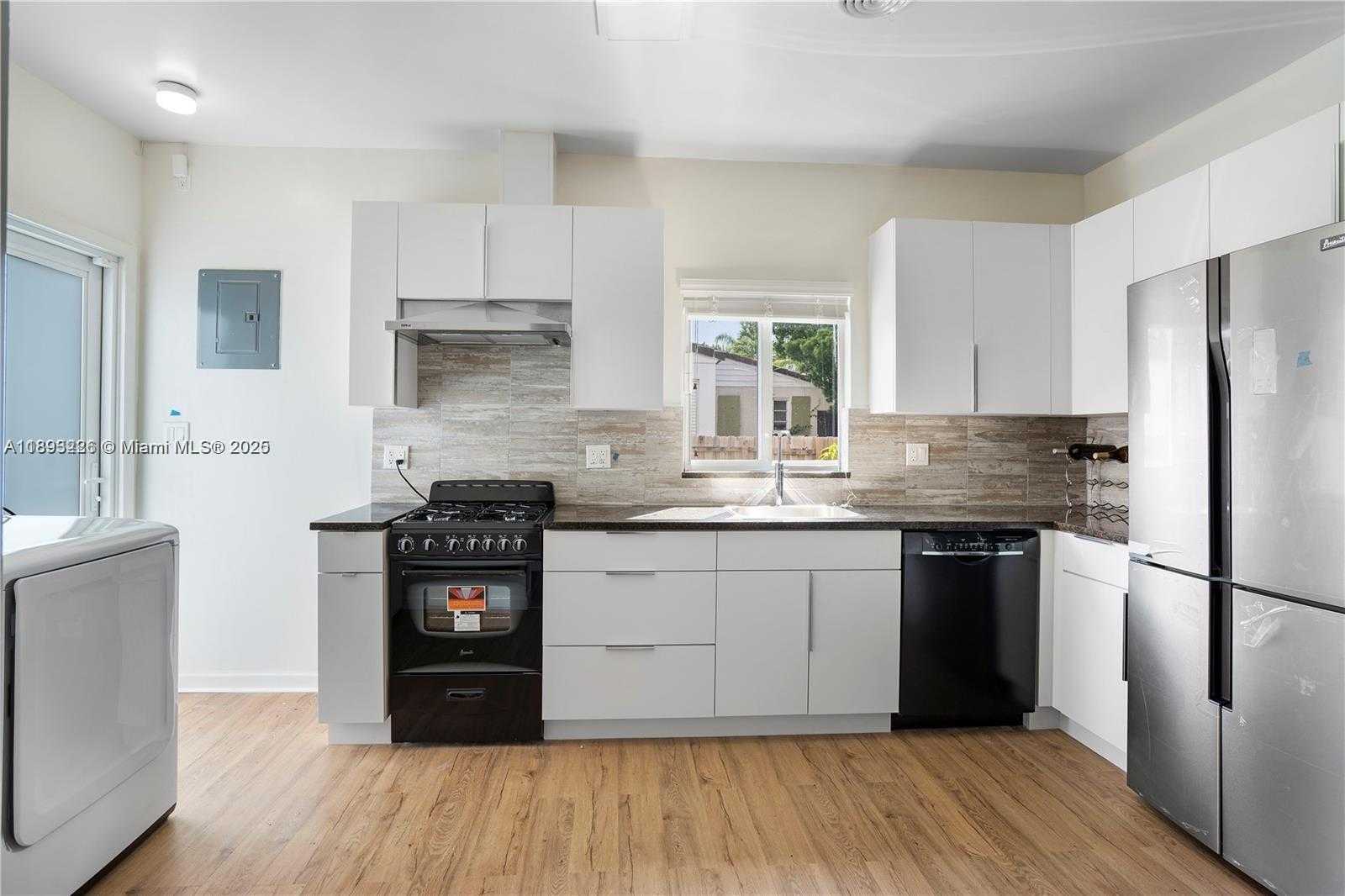 Small Image of 1637 JACKSON ST #1-3, Hollywood Number 5