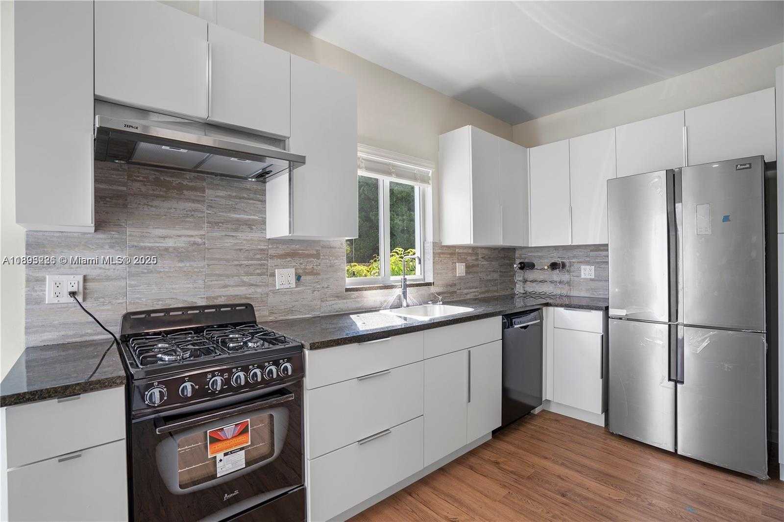 Small Image of 1637 JACKSON ST #1-3, Hollywood Number 6