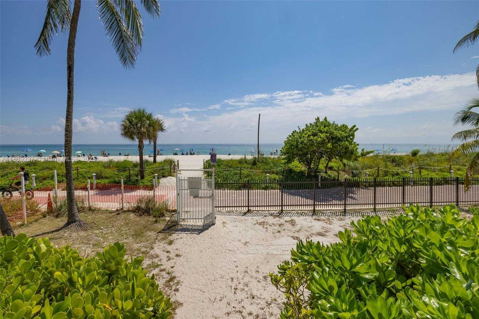 Small Image of 5415 COLLINS AVE #304, Miami Beach Number 3