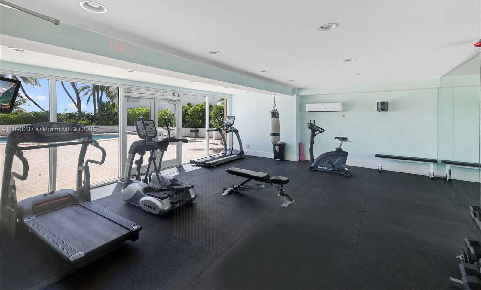 Small Image of 5415 COLLINS AVE #304, Miami Beach Number 5