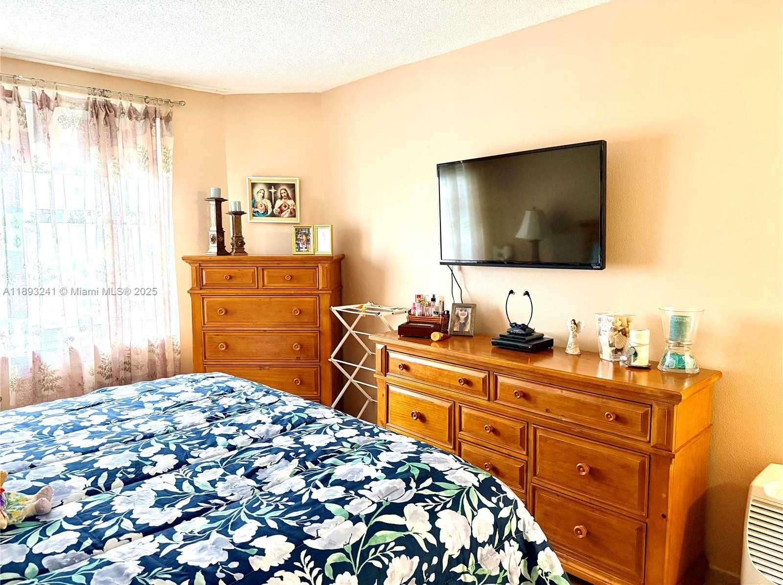 Small Image of 1950 SOUTH OCEAN DR #5L, Hallandale Beach Number 27