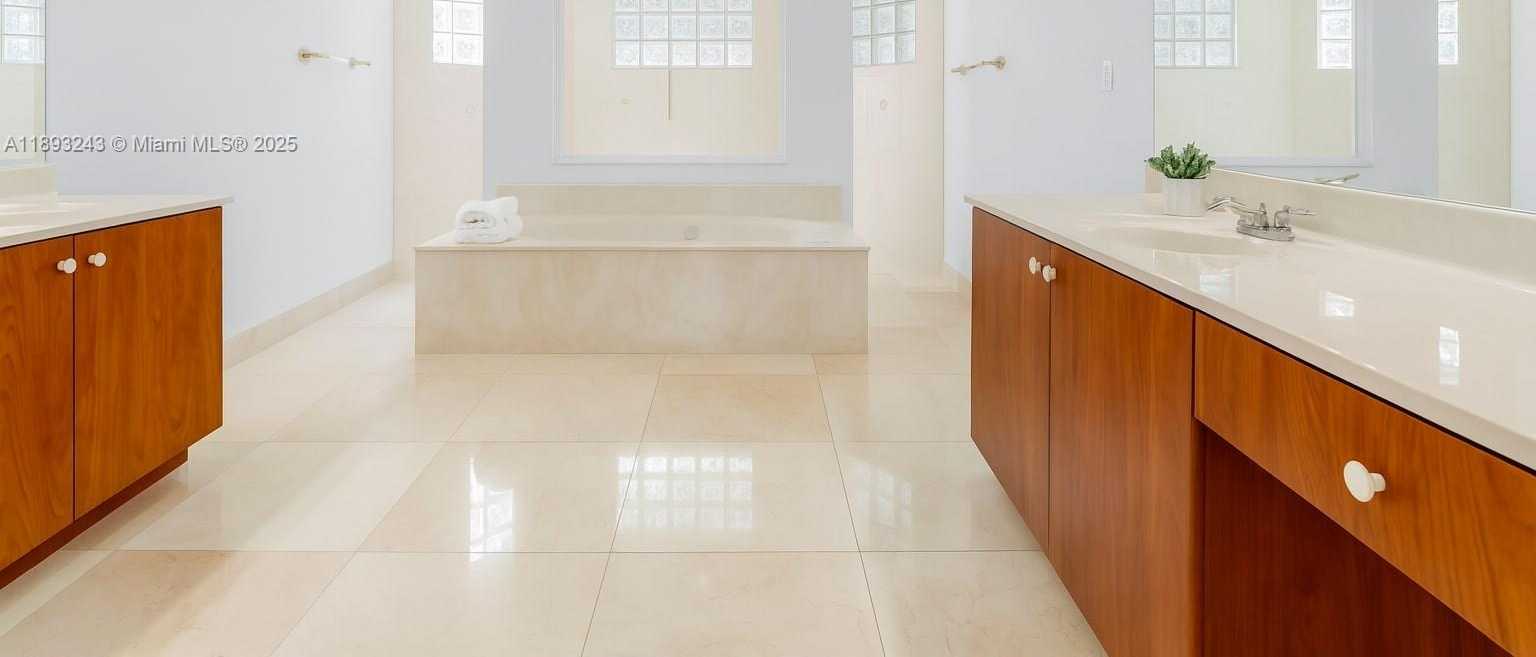 Small Image of 14032 NORTH WEST 15TH DR, Pembroke Pines Number 12