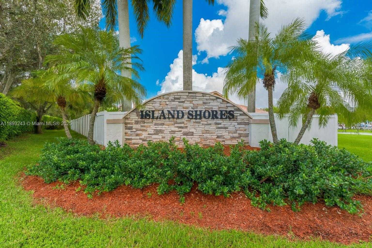 Small Image of 14032 NORTH WEST 15TH DR, Pembroke Pines Number 2