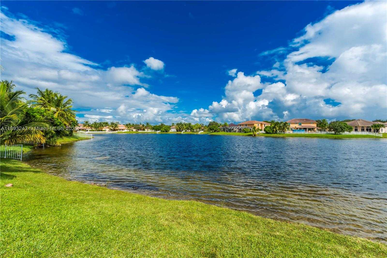 Small Image of 14032 NORTH WEST 15TH DR, Pembroke Pines Number 3