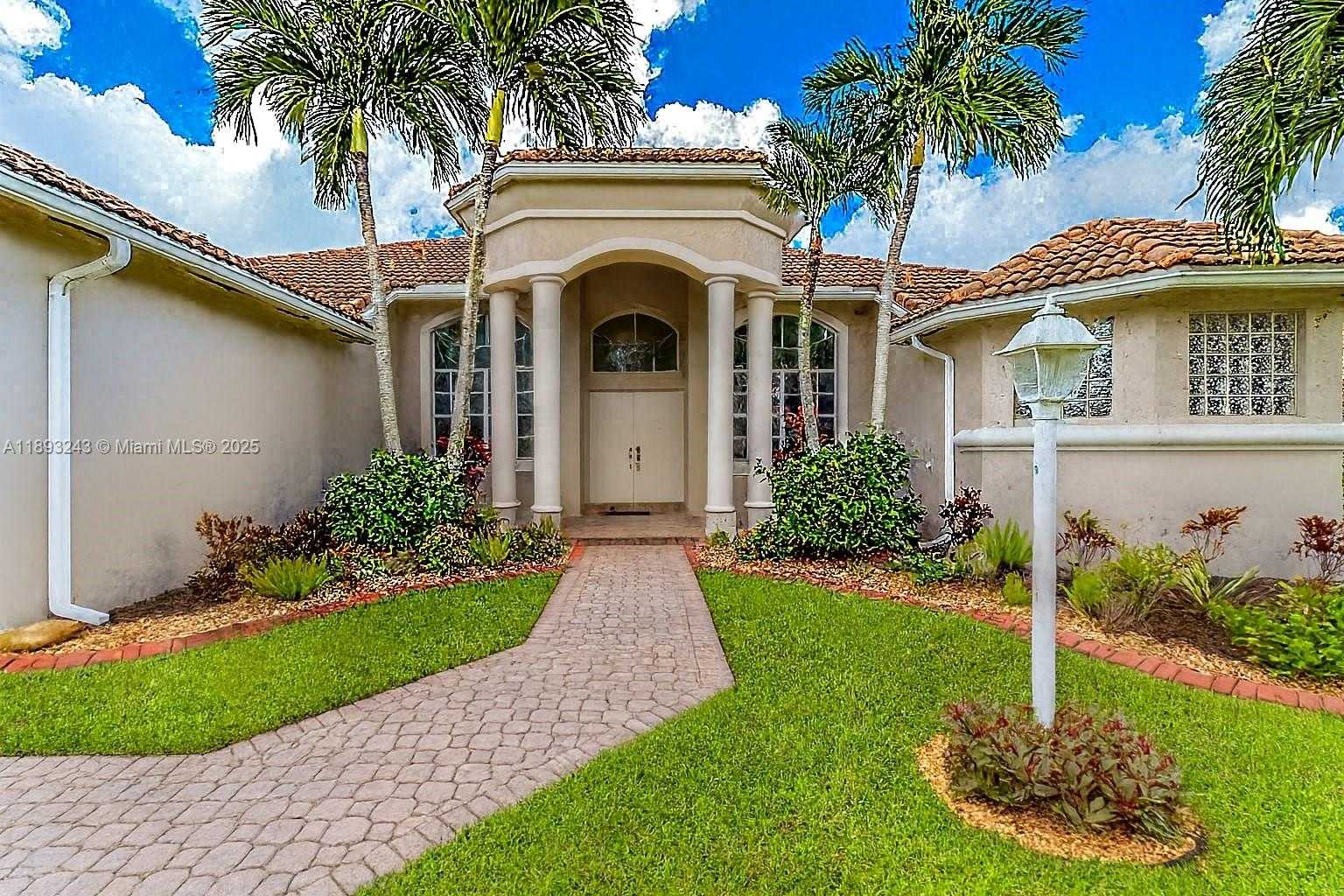 Small Image of 14032 NORTH WEST 15TH DR, Pembroke Pines Number 37