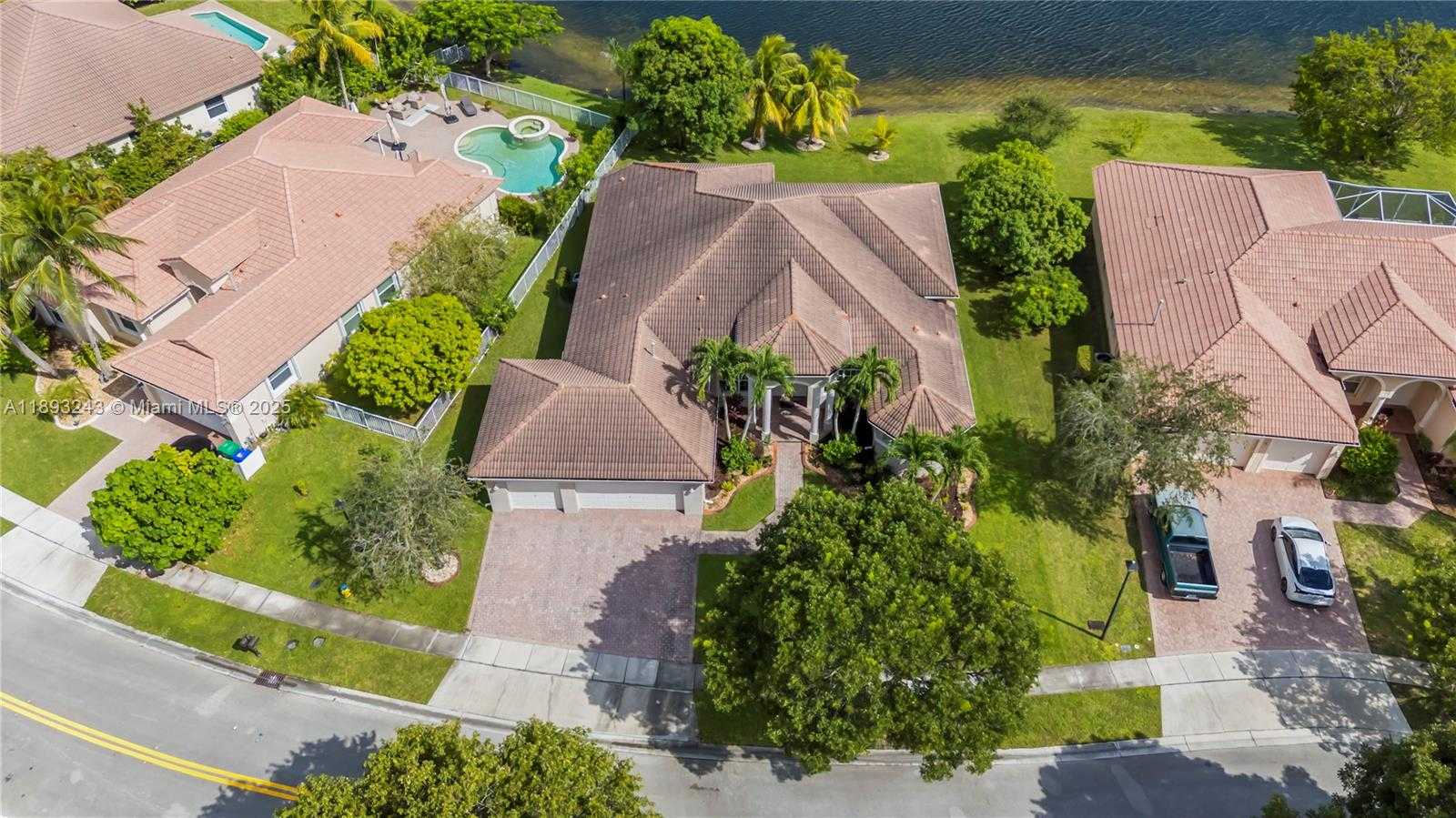 Small Image of 14032 NORTH WEST 15TH DR, Pembroke Pines Number 38