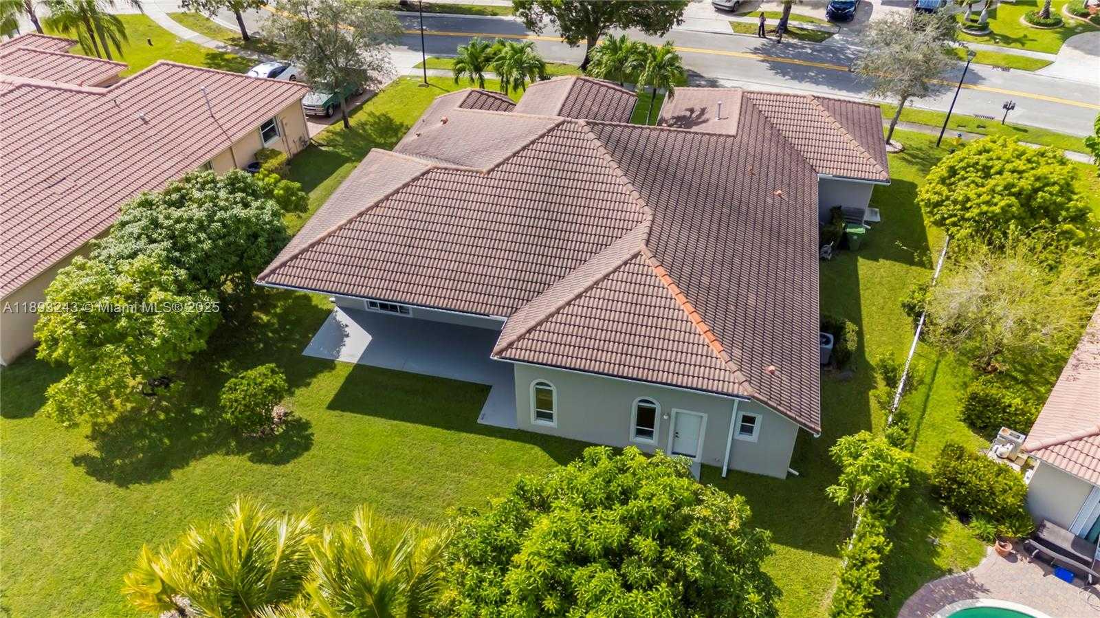 Small Image of 14032 NORTH WEST 15TH DR, Pembroke Pines Number 41