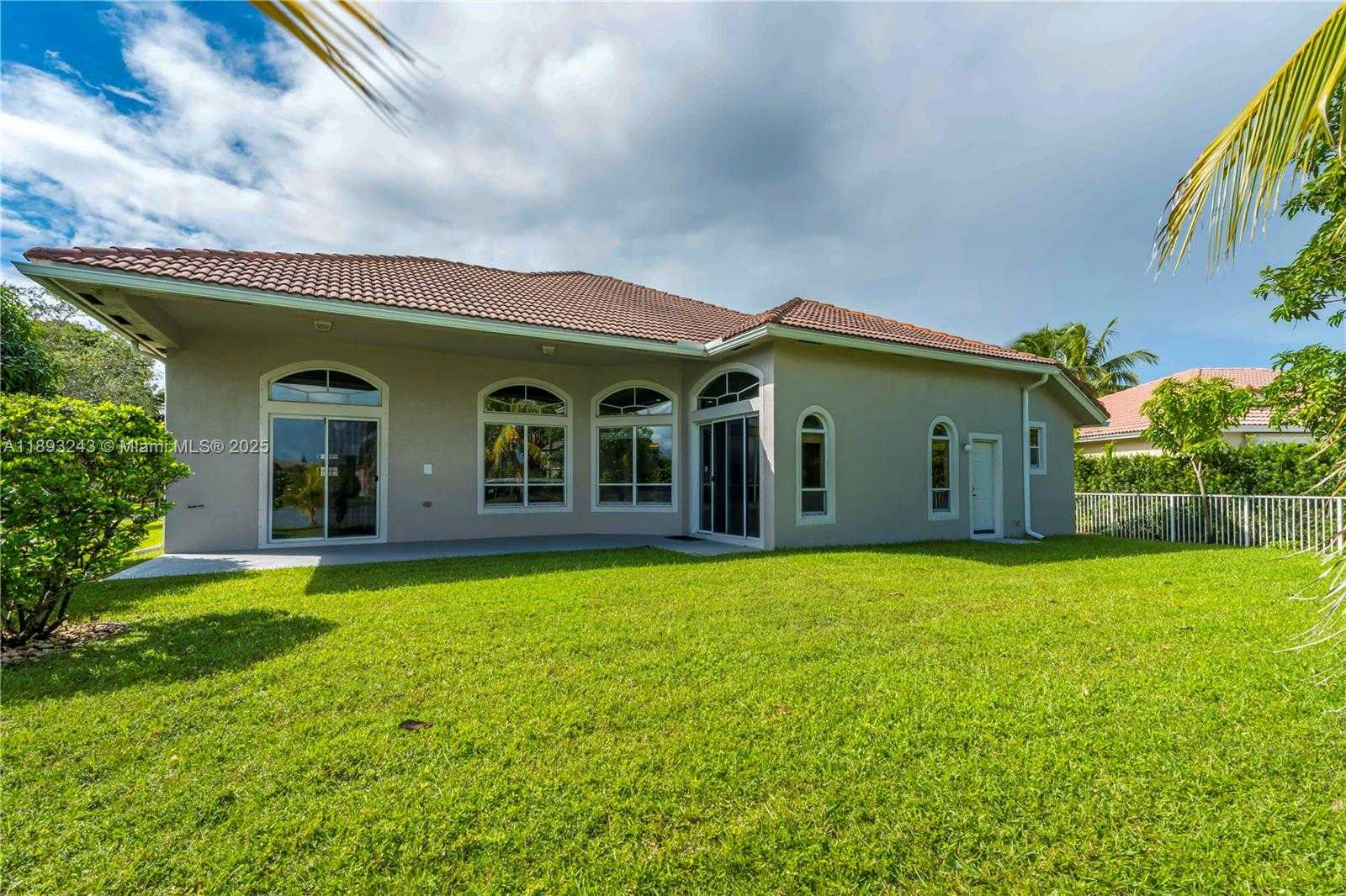 Small Image of 14032 NORTH WEST 15TH DR, Pembroke Pines Number 48