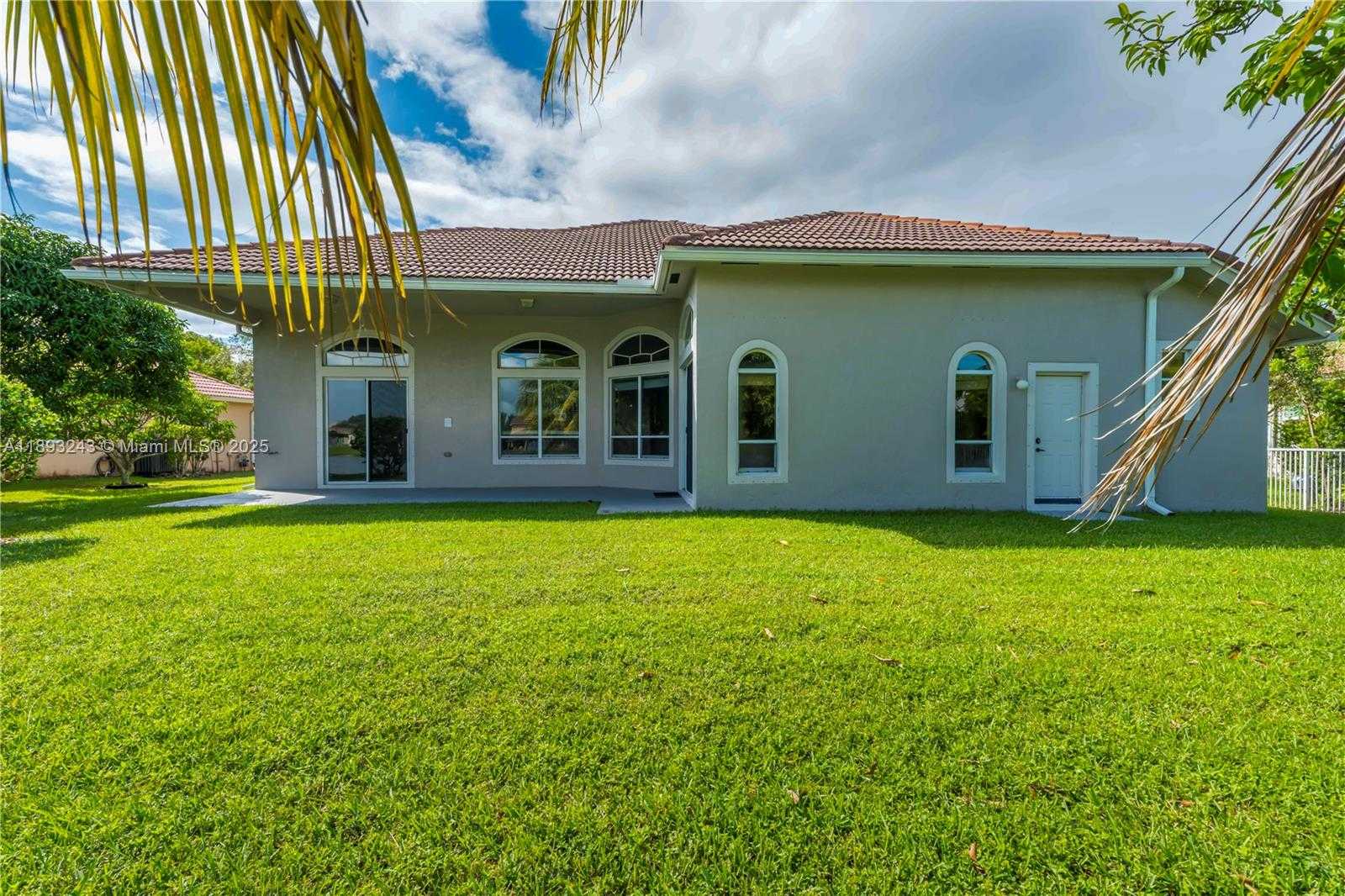 Small Image of 14032 NORTH WEST 15TH DR, Pembroke Pines Number 49
