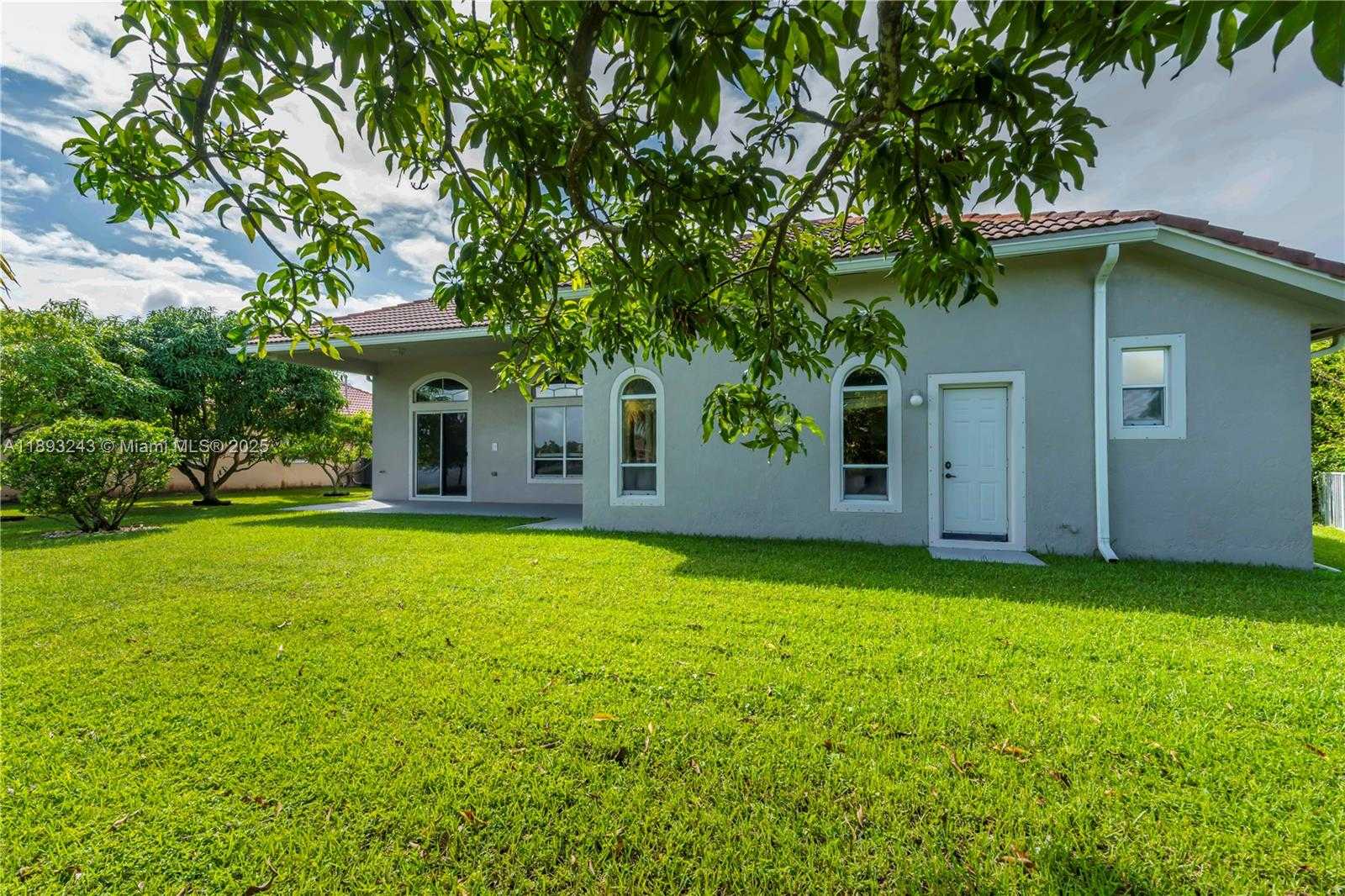 Small Image of 14032 NORTH WEST 15TH DR, Pembroke Pines Number 50
