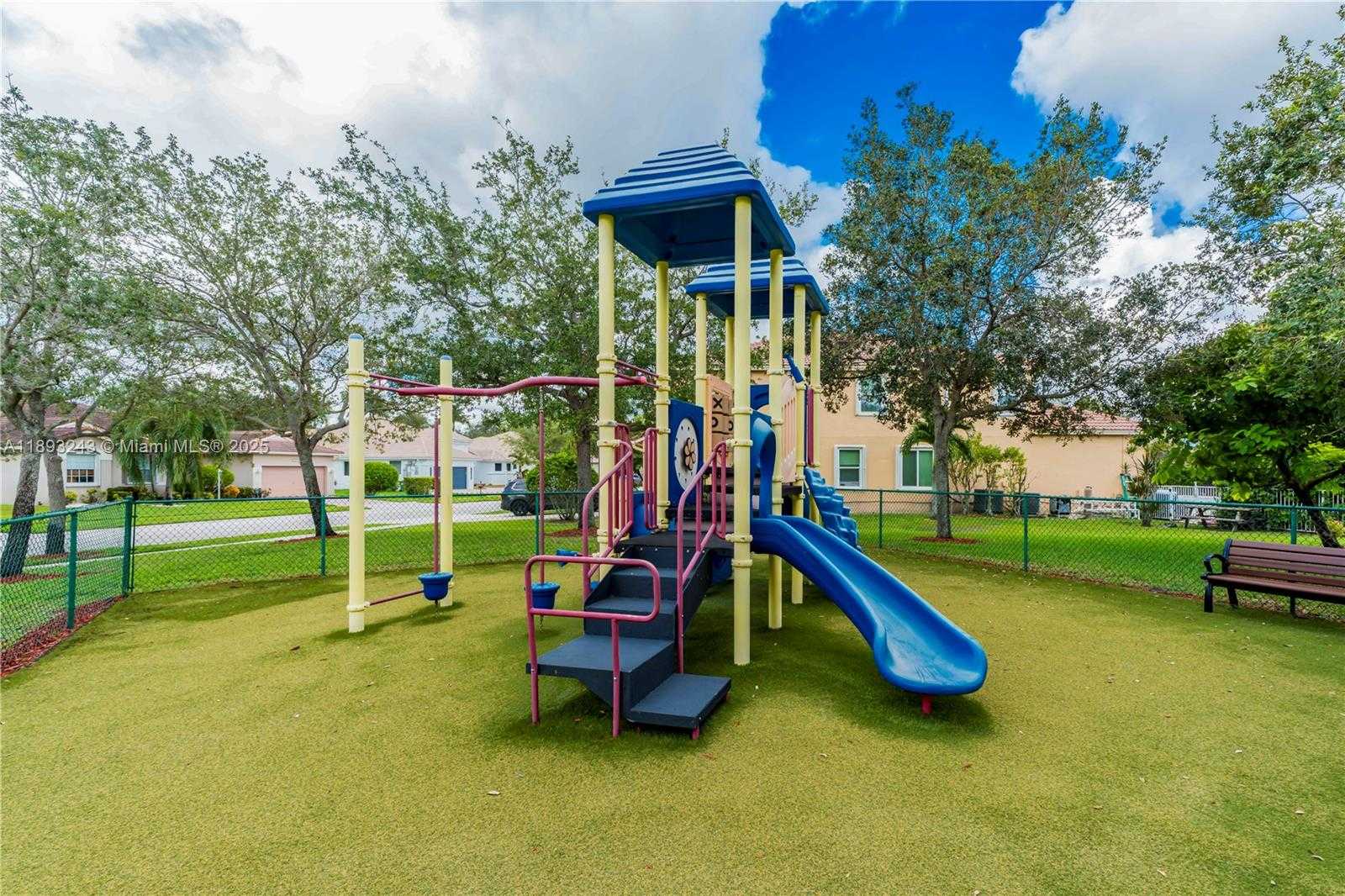 Small Image of 14032 NORTH WEST 15TH DR, Pembroke Pines Number 56