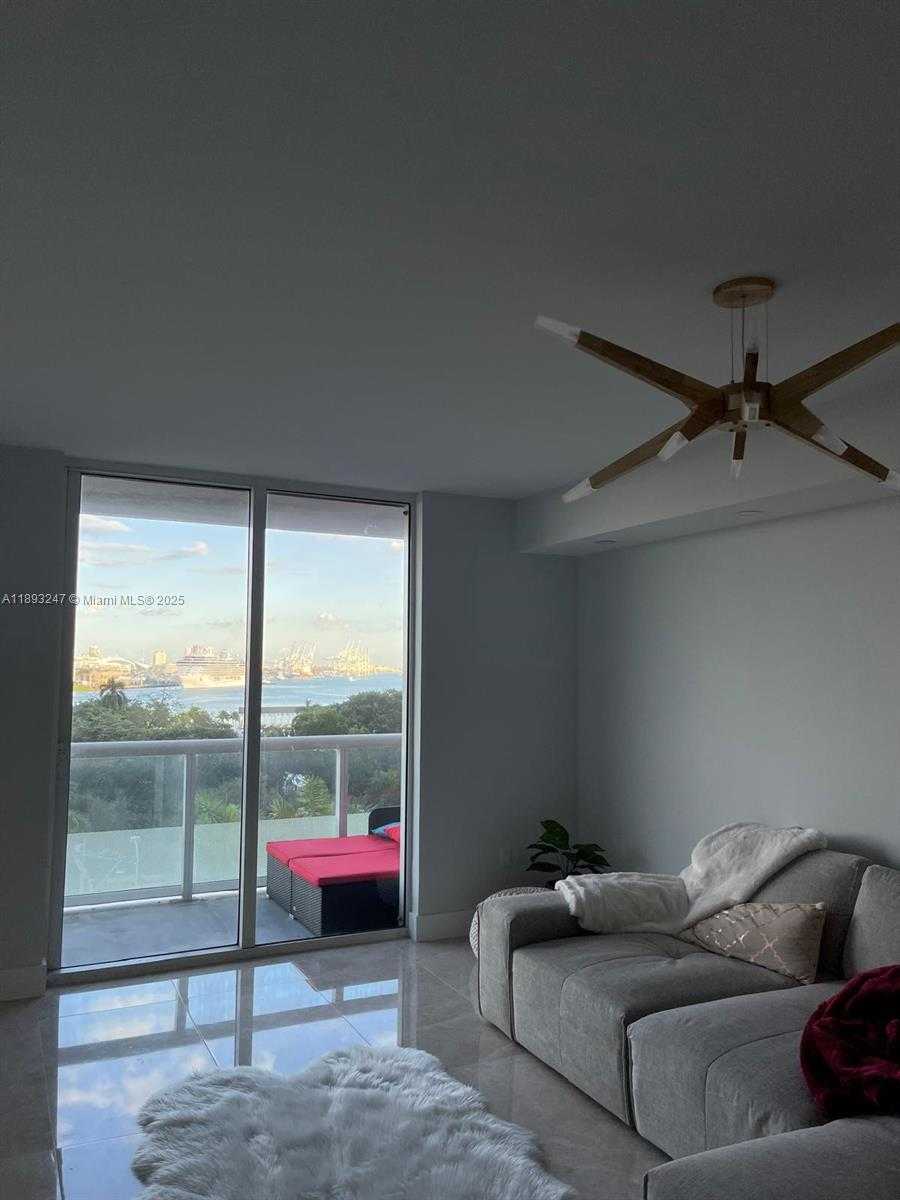 Small Image of 50 BISCAYNE BLVD #702, Miami Number 4