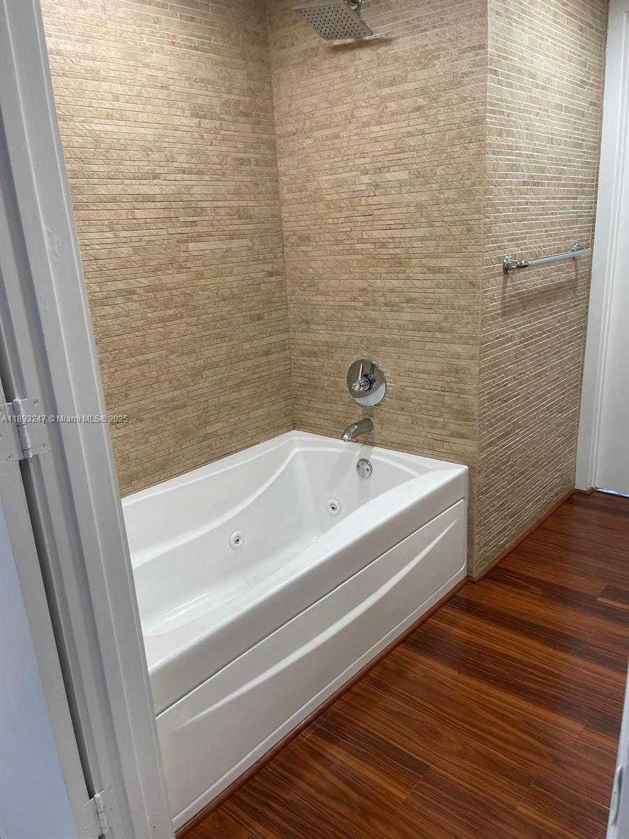 Small Image of 50 BISCAYNE BLVD #702, Miami Number 6