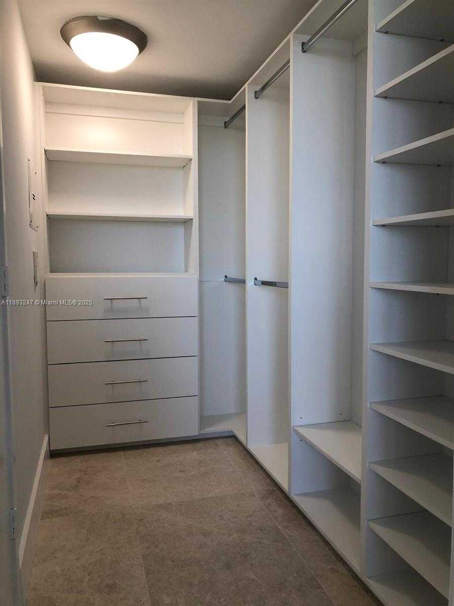 Small Image of 50 BISCAYNE BLVD #702, Miami Number 7