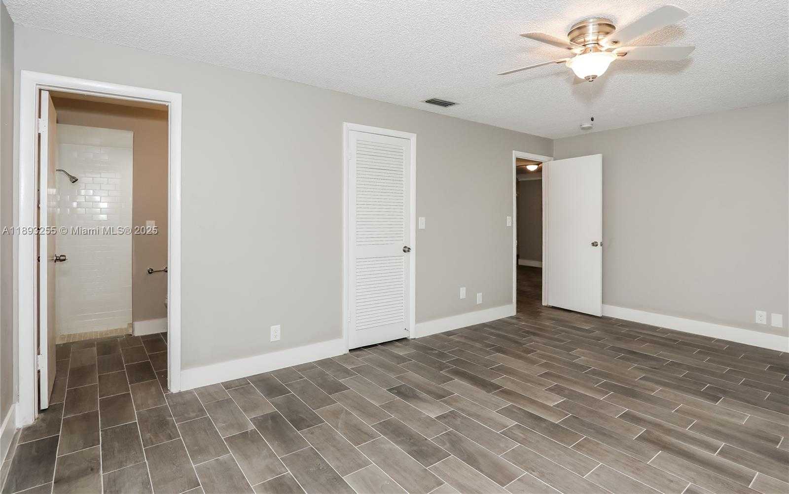 Small Image of 11041 GLENWOOD DR, Coral Springs Number 11