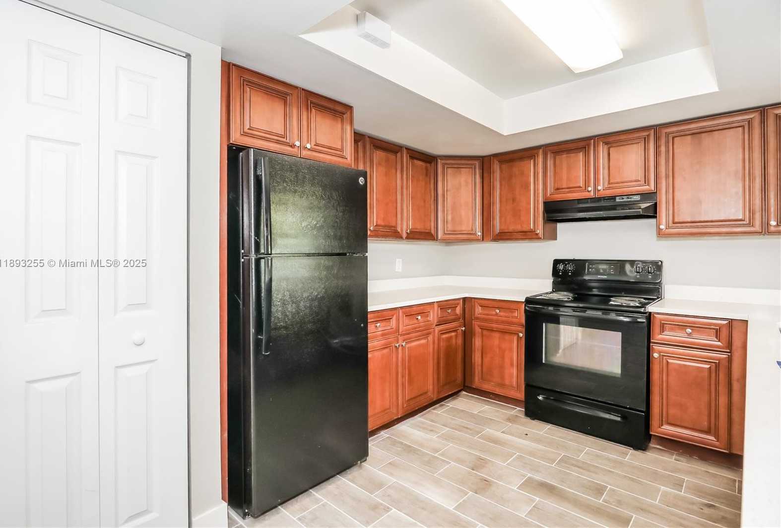 Small Image of 11041 GLENWOOD DR, Coral Springs Number 9