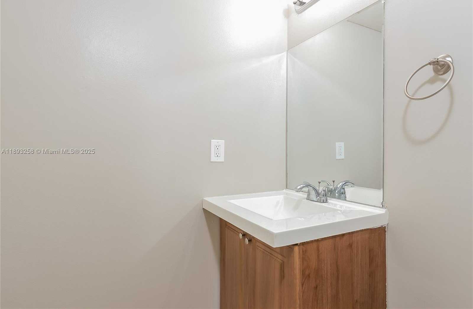 Small Image of 4011 PALM BAY CIR #A, West Palm Beach Number 11