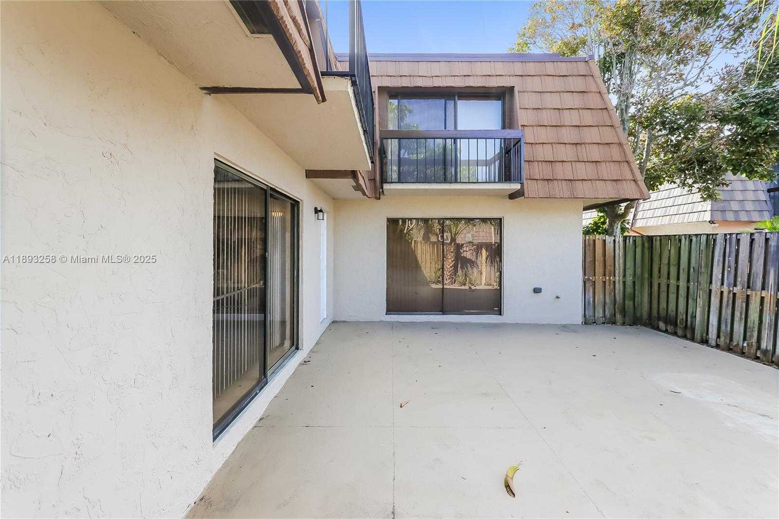 Small Image of 4011 PALM BAY CIR #A, West Palm Beach Number 13