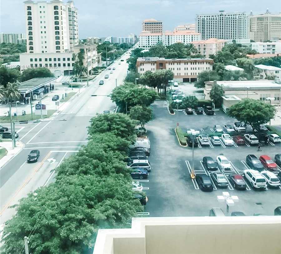 Small Image of 50 MENORES AVE #731, Coral Gables Number 16