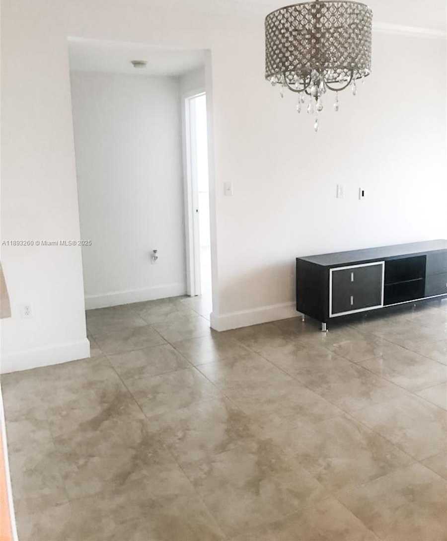 Small Image of 50 MENORES AVE #731, Coral Gables Number 17