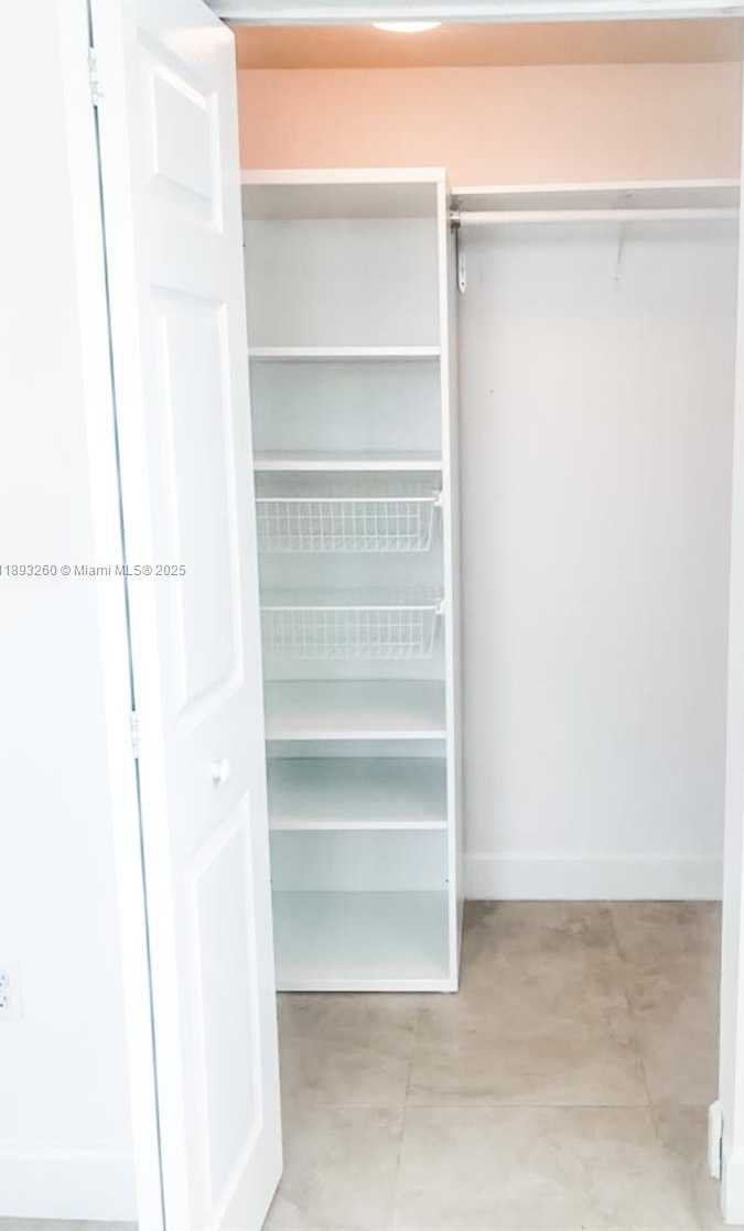 Small Image of 50 MENORES AVE #731, Coral Gables Number 19