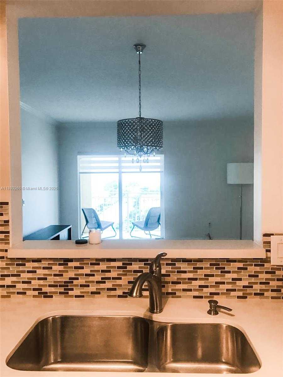 Small Image of 50 MENORES AVE #731, Coral Gables Number 21