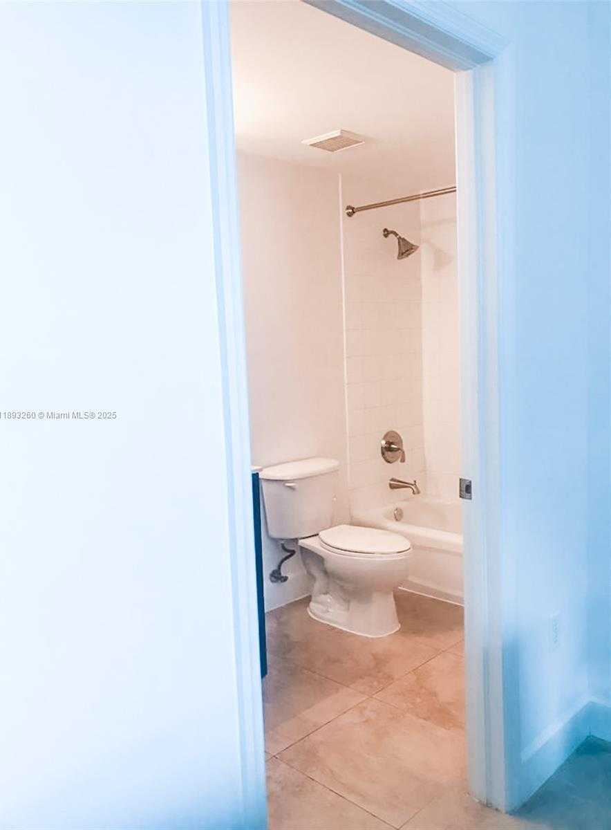 Small Image of 50 MENORES AVE #731, Coral Gables Number 25