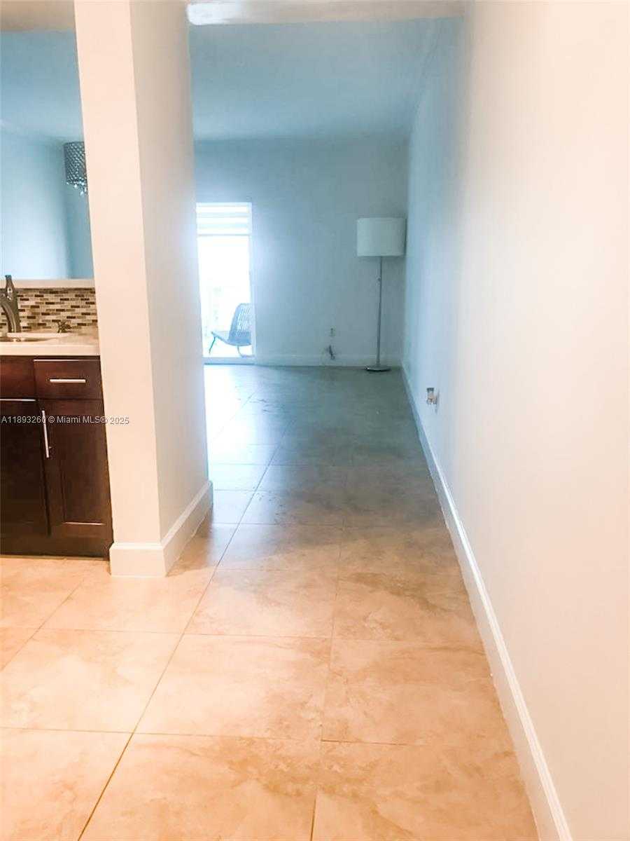 Small Image of 50 MENORES AVE #731, Coral Gables Number 32