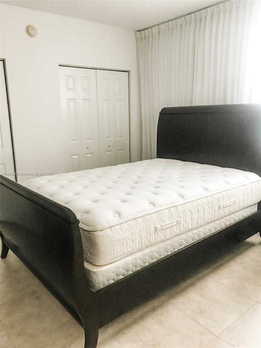 Small Image of 50 MENORES AVE #731, Coral Gables Number 33