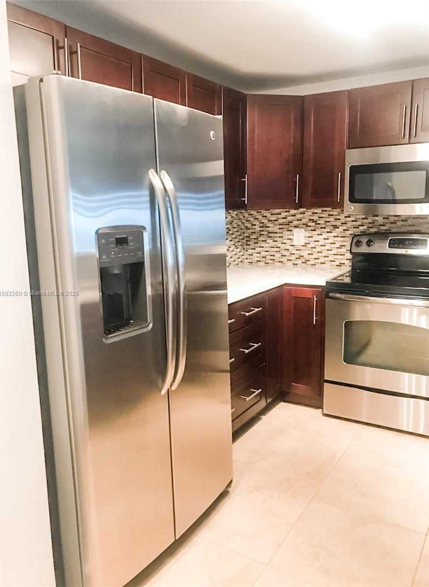 Small Image of 50 MENORES AVE #731, Coral Gables Number 34