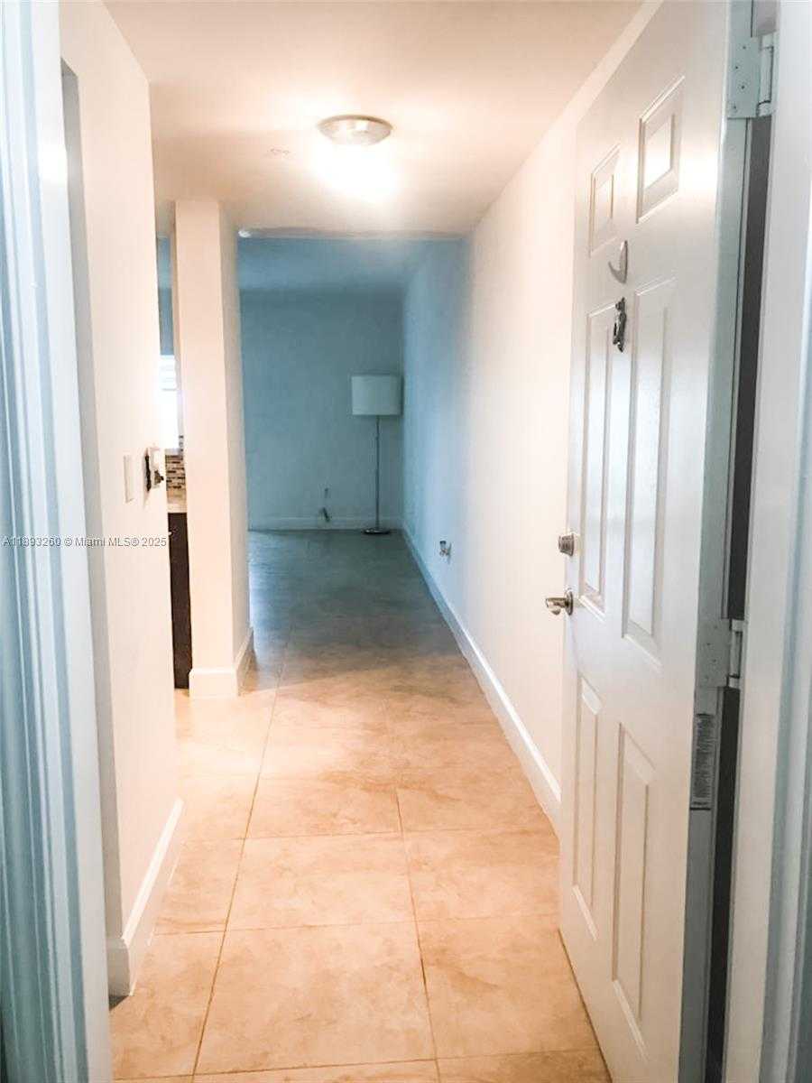 Small Image of 50 MENORES AVE #731, Coral Gables Number 37