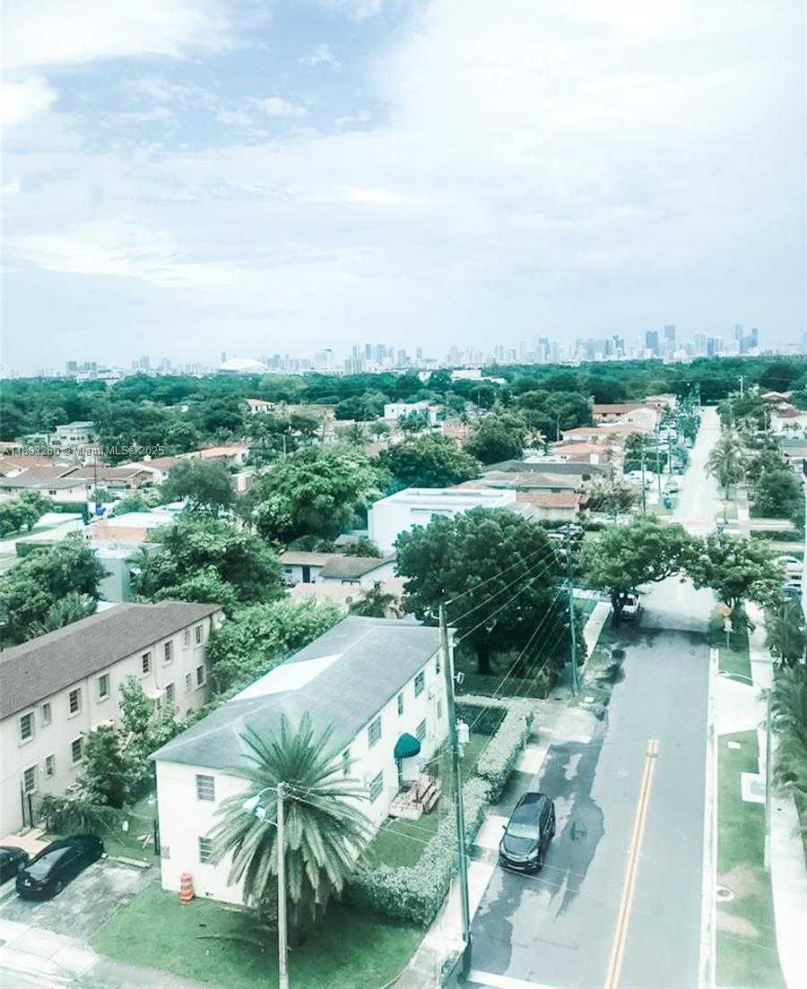 Small Image of 50 MENORES AVE #731, Coral Gables Number 4