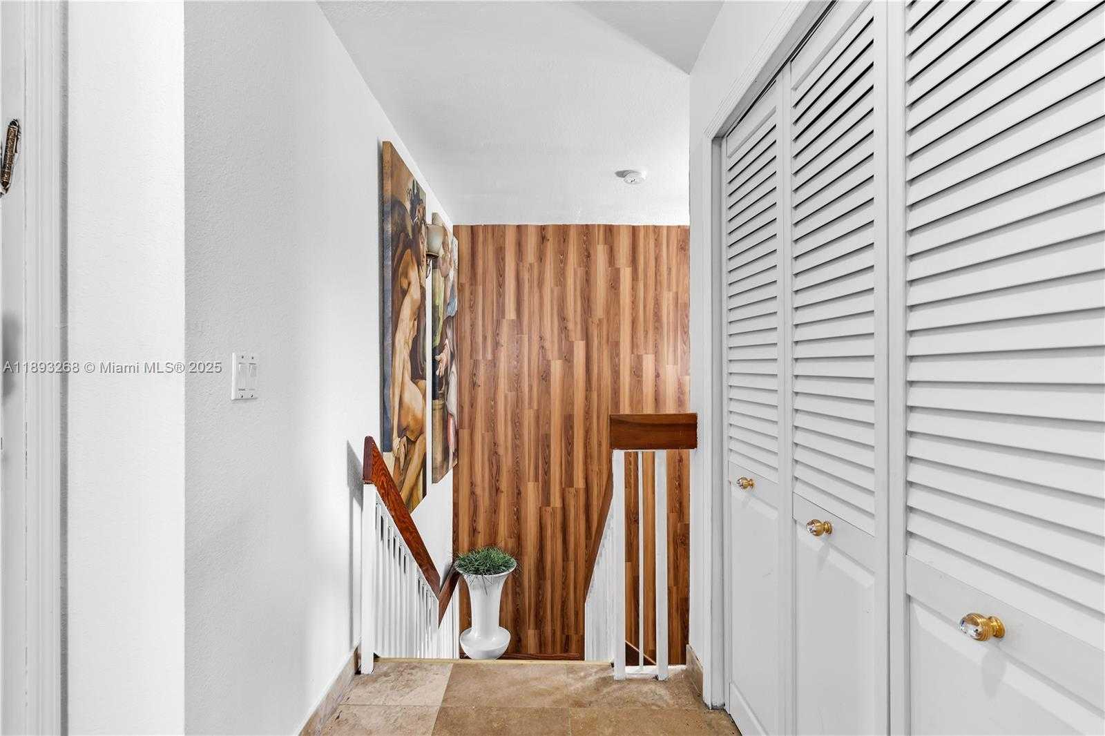 Small Image of 8909 SOUTH WEST 108TH CIR CT, Miami Number 19