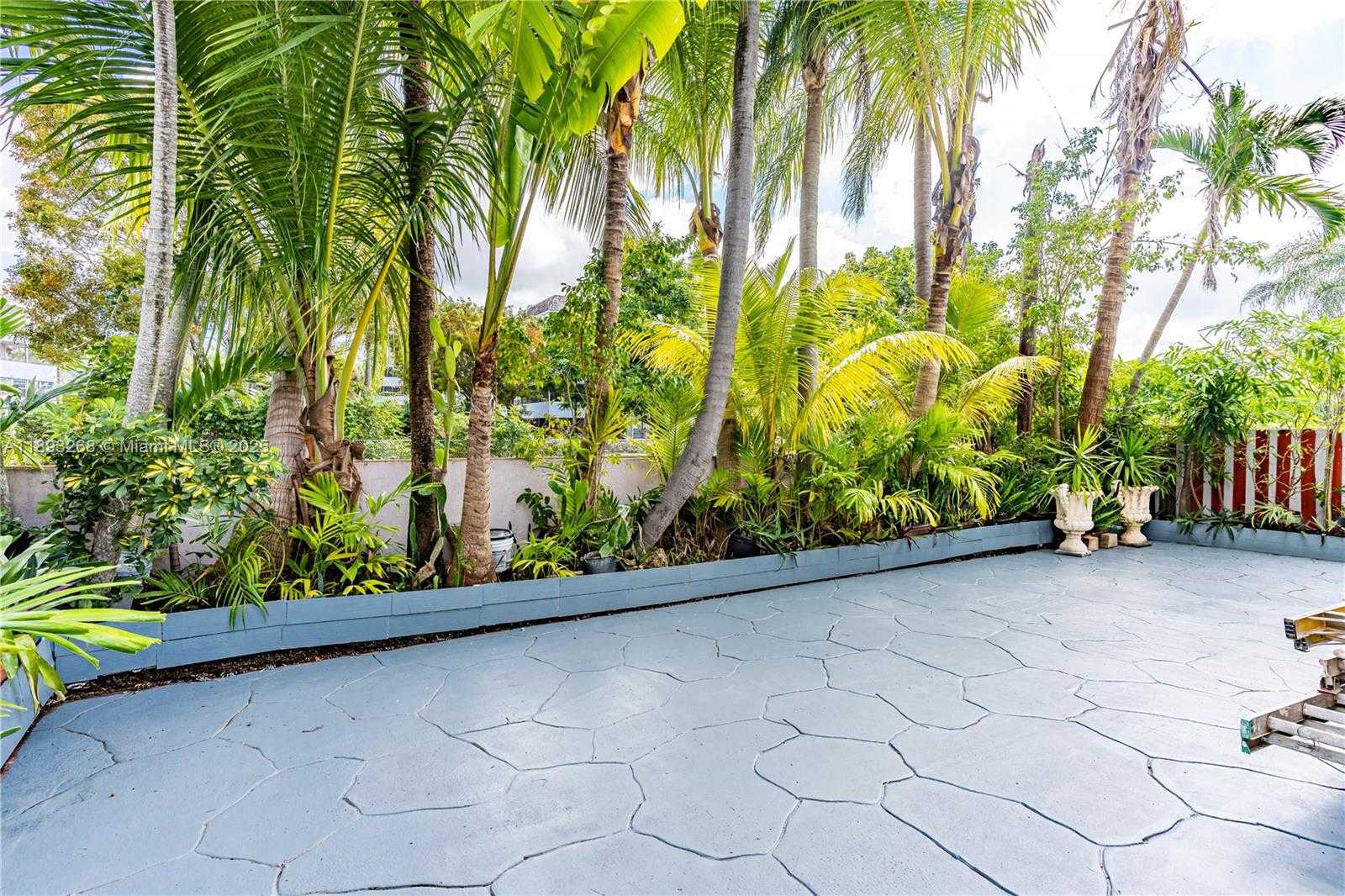 Small Image of 8909 SOUTH WEST 108TH CIR CT, Miami Number 20