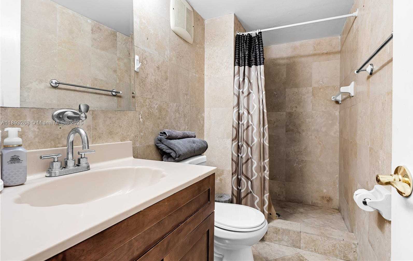 Small Image of 8909 SOUTH WEST 108TH CIR CT, Miami Number 22
