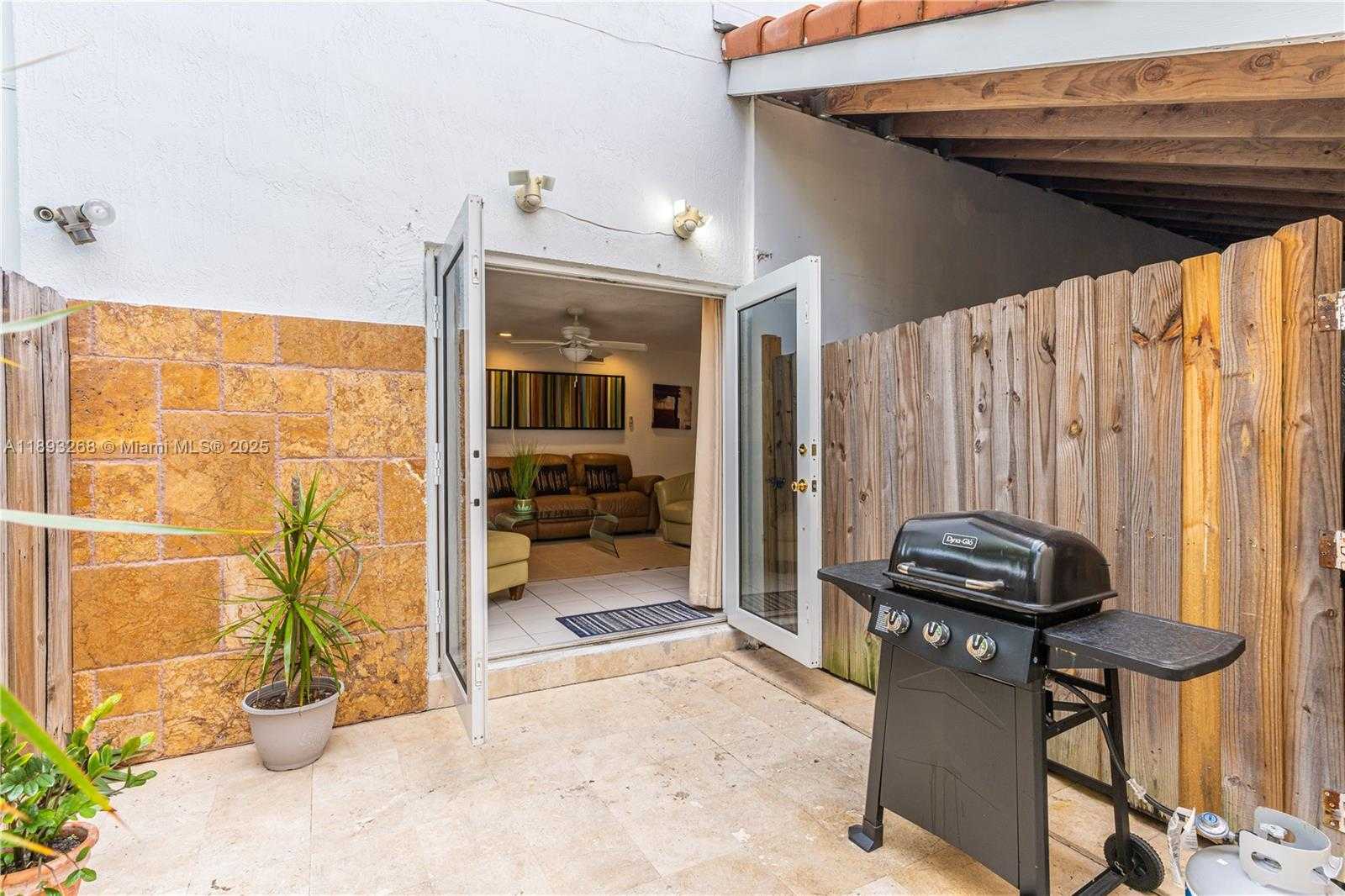 Small Image of 8909 SOUTH WEST 108TH CIR CT, Miami Number 25