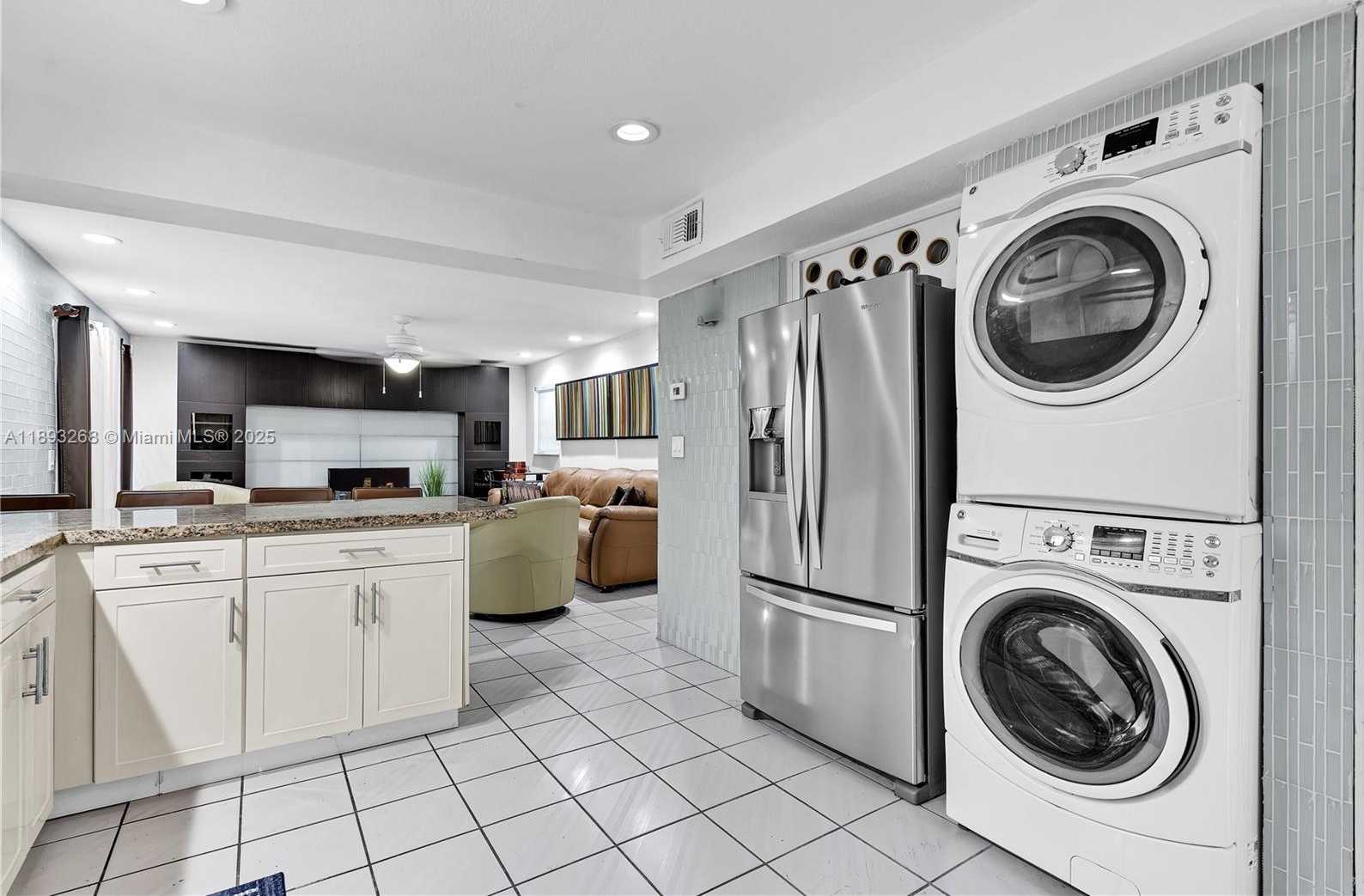 Small Image of 8909 SOUTH WEST 108TH CIR CT, Miami Number 26