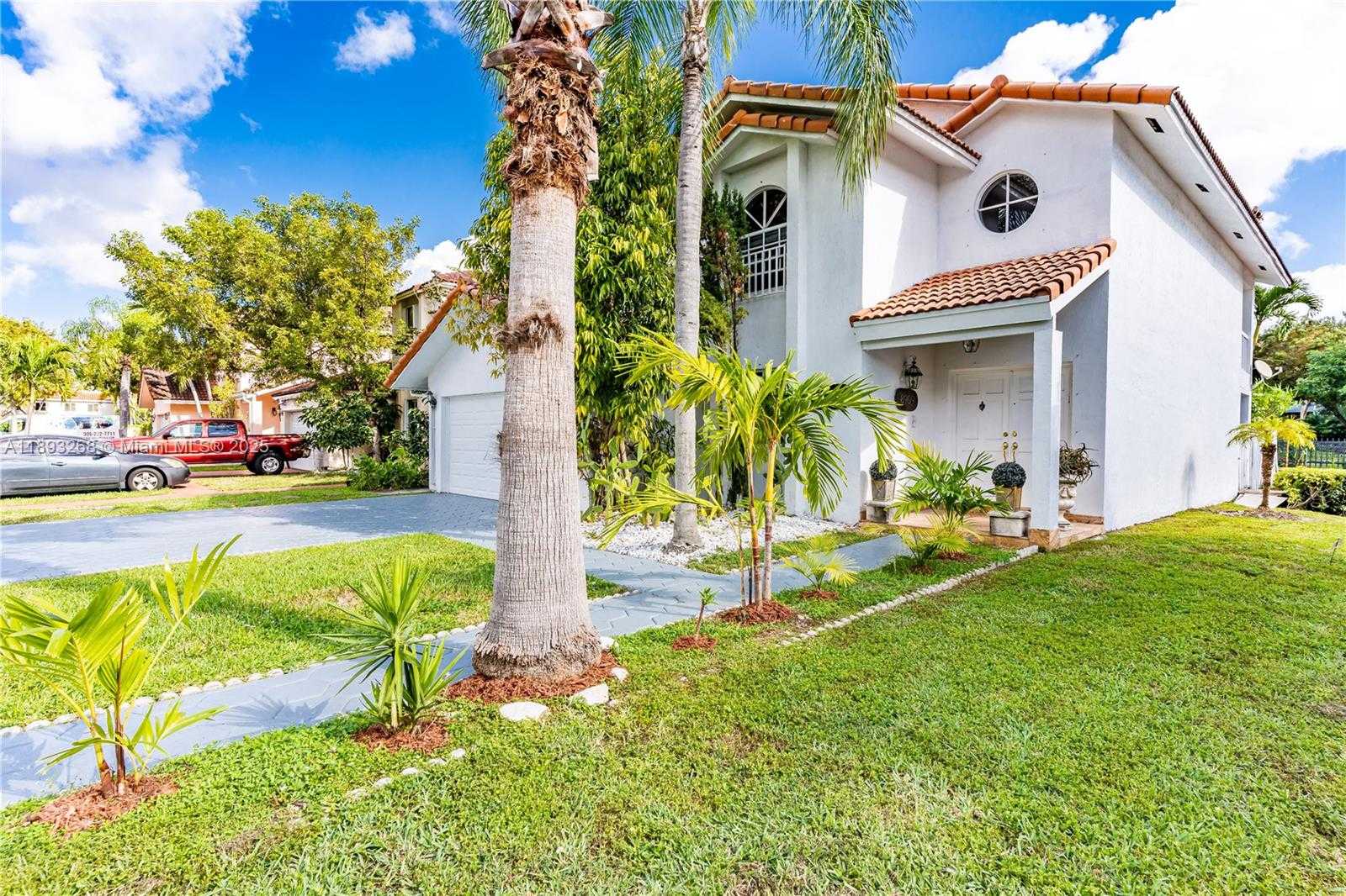 Small Image of 8909 SOUTH WEST 108TH CIR CT, Miami Number 3