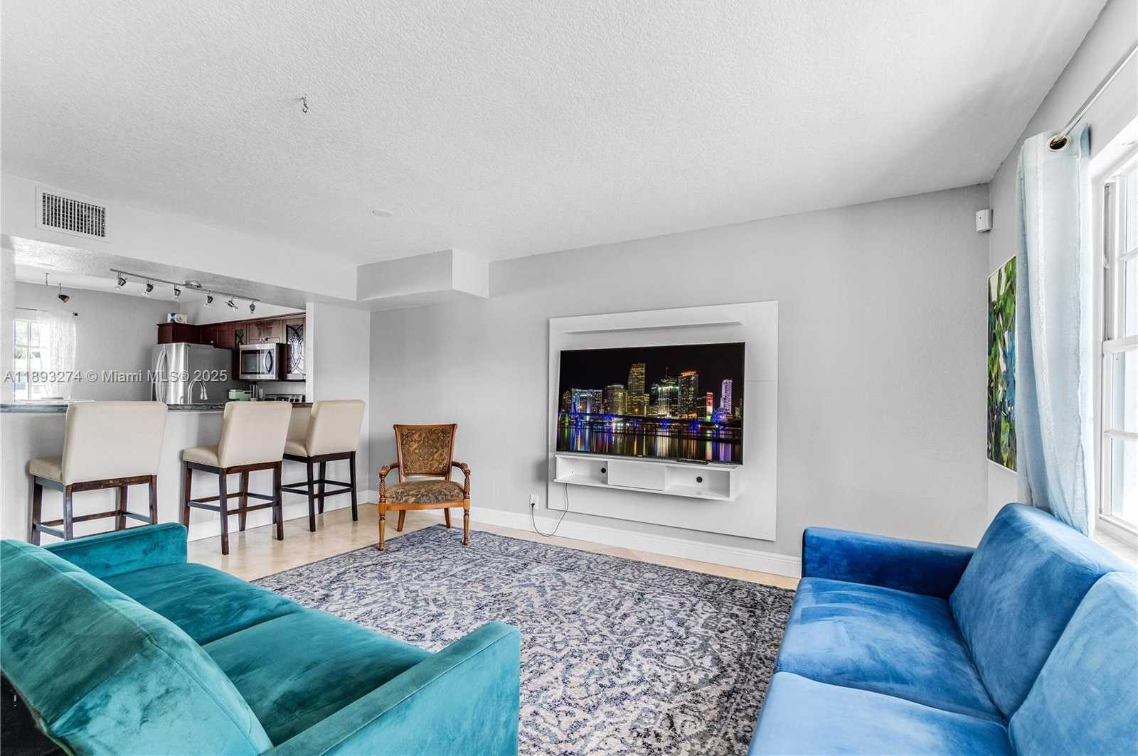 Small Image of 349 VIRGINIA ST, Hollywood Number 3