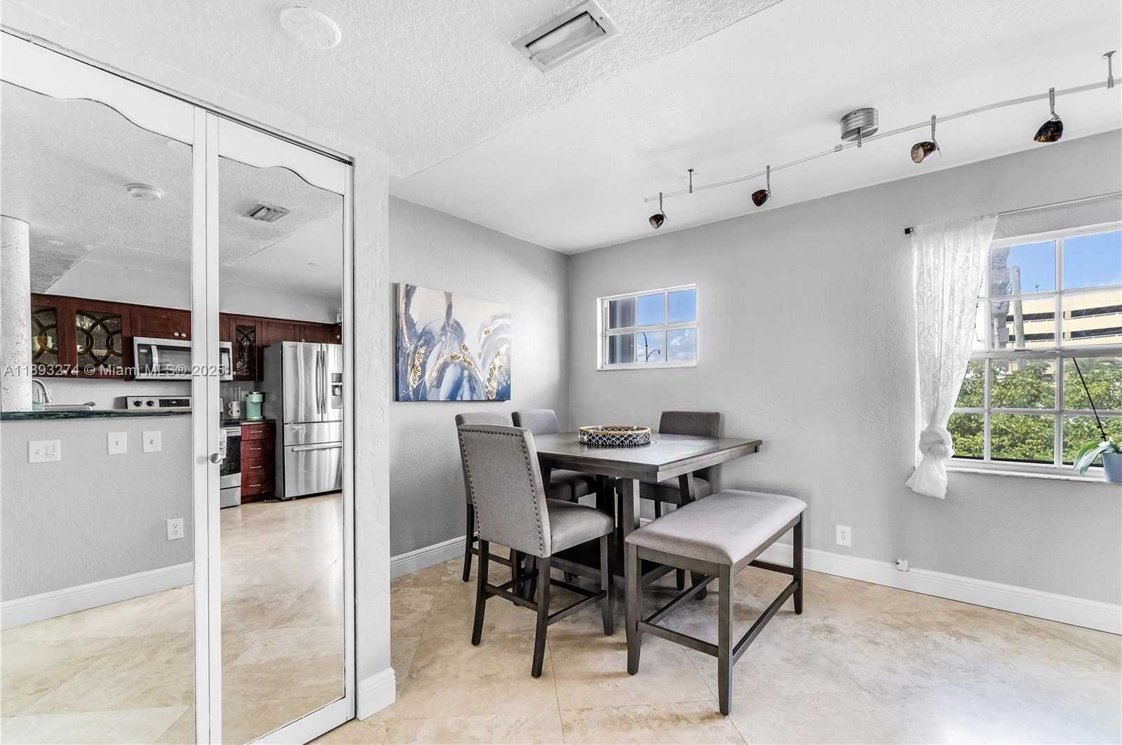 Small Image of 349 VIRGINIA ST, Hollywood Number 5