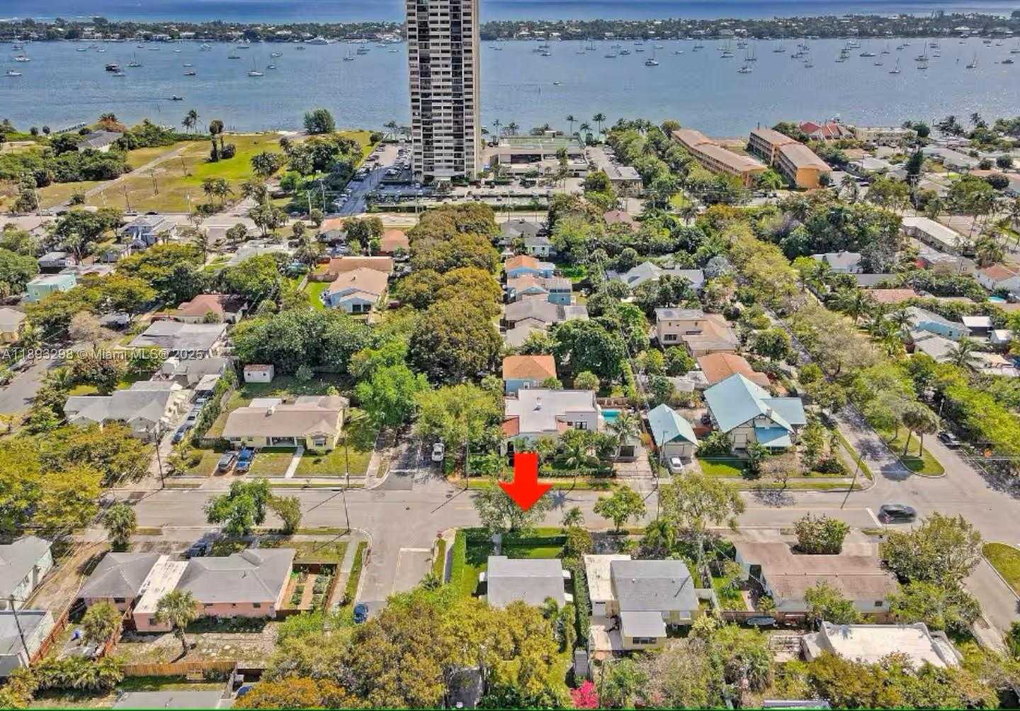 Small Image of 5515 SPRUCE AVE, West Palm Beach Number 13