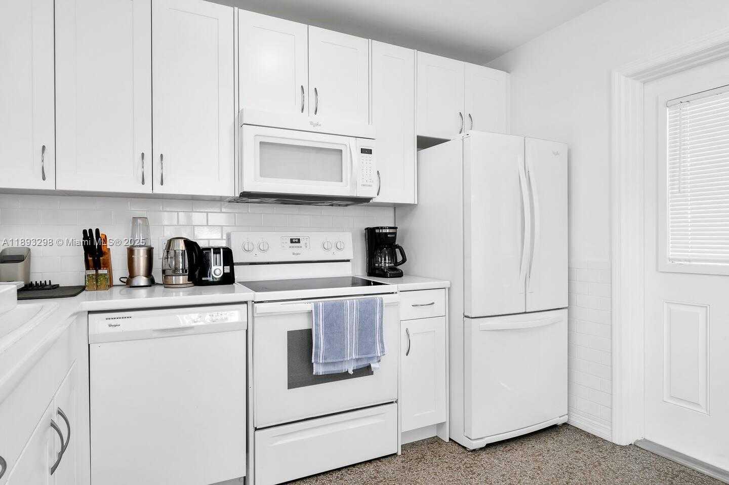 Small Image of 5515 SPRUCE AVE, West Palm Beach Number 16