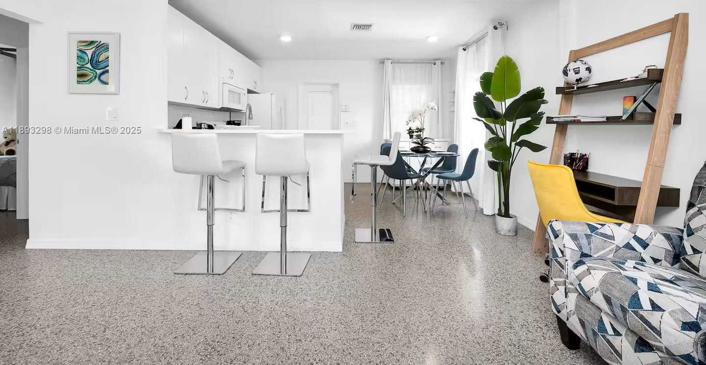Small Image of 5515 SPRUCE AVE, West Palm Beach Number 21